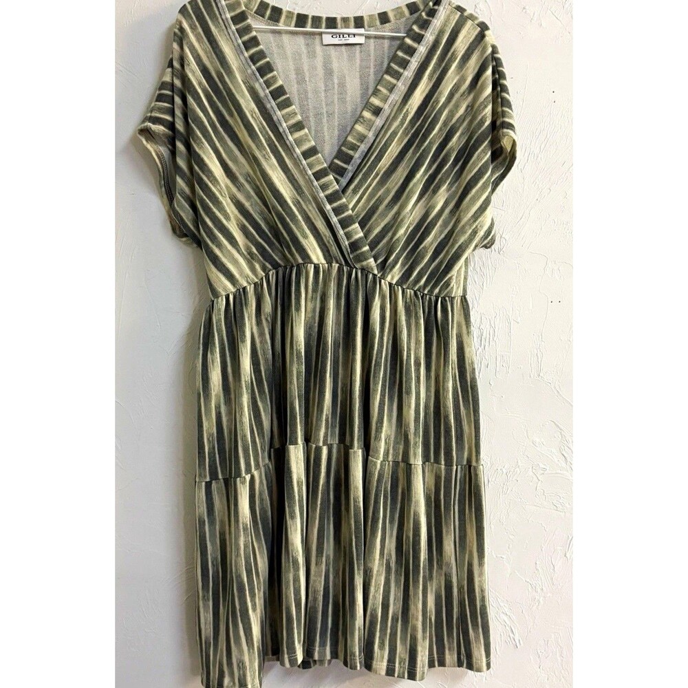 Gilli Gray/Cream Striped V-Neck Short Sleeve A-Line Tiered Dress Women’s S
